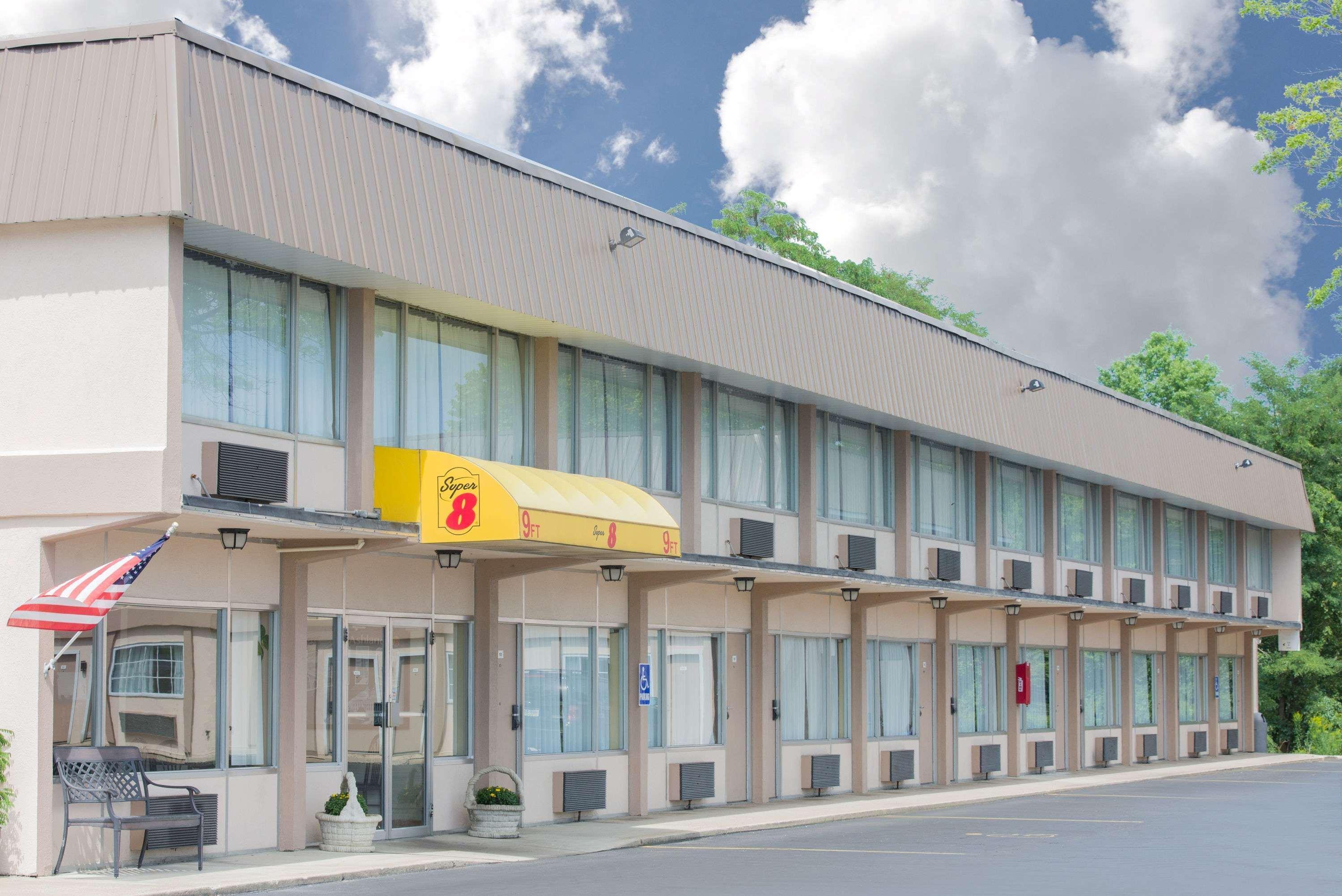 Super 8 By Wyndham Ashland Hotel Exterior foto